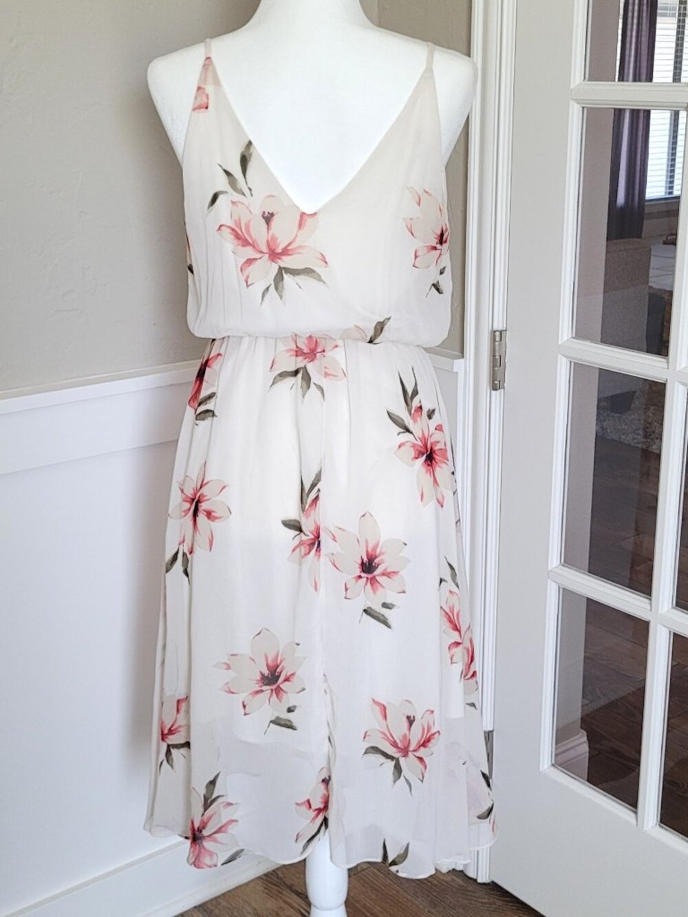 Lily Flower Chiffon Dress - Picture 2 of 6